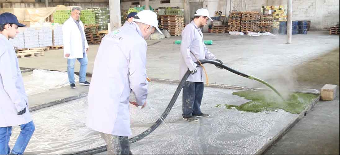 Coul&eacute;e de la pate de savon d'Alep